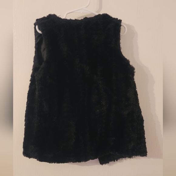 Girl's Black Faux Fur Vest Fuzzy & Soft Small 6-6x Open Vest Lapels Faded Glory. - Picture 11 of 11